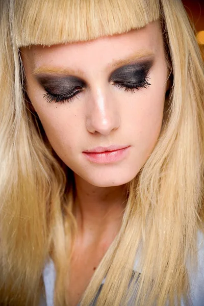 Look 18